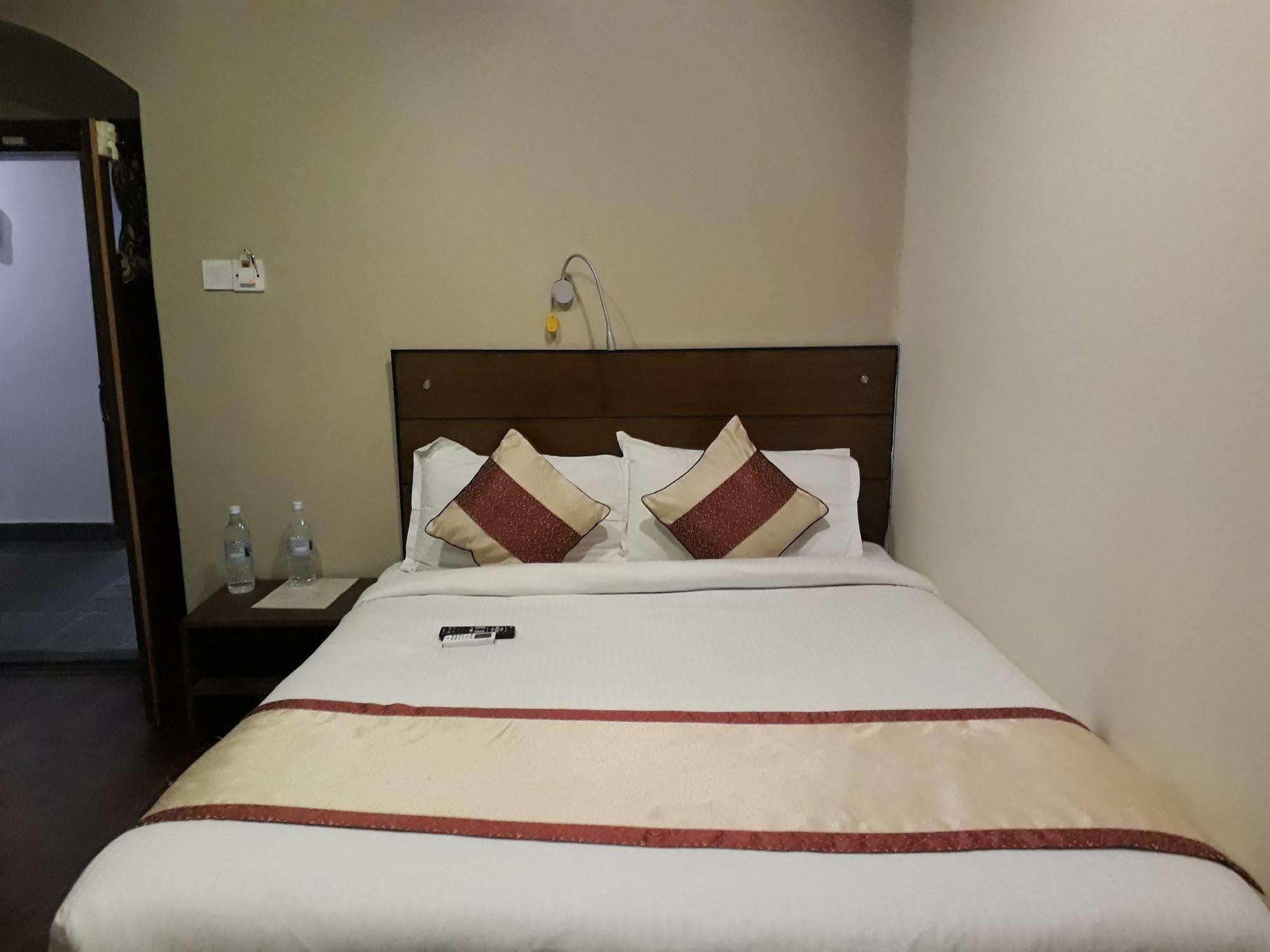 Hotel Heranya Kathmandu Exterior photo
